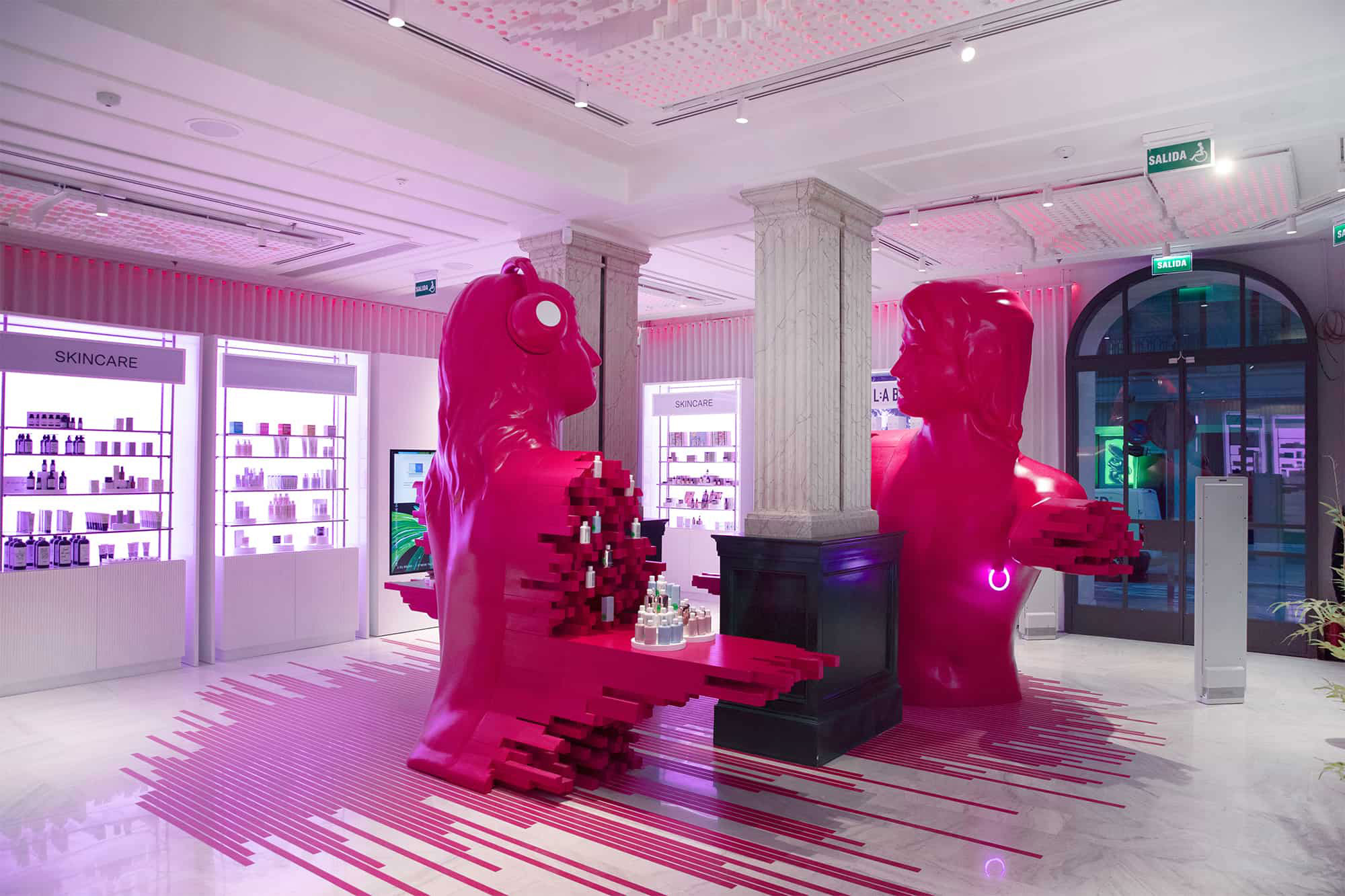 wow-s-first-physical-store-borrows-transcendental-features-from-the-metaverse